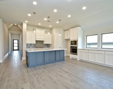 612 Jefferson Dr - Photo Thumbnail 8