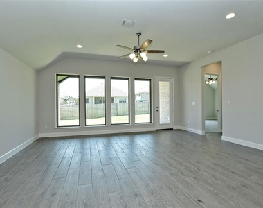 612 Jefferson Dr - Photo Thumbnail 5