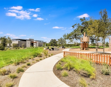 612 Jefferson Dr - Photo Thumbnail 29