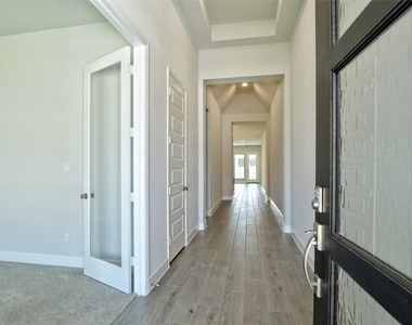 612 Jefferson Dr - Photo Thumbnail 3