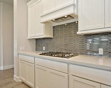 612 Jefferson Dr - Photo Thumbnail 12