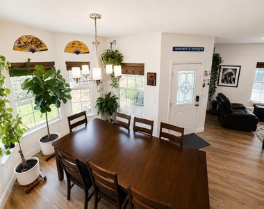 1612 N Miriam Ave - Photo Thumbnail 8