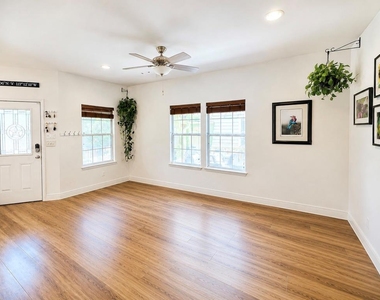 1612 N Miriam Ave - Photo Thumbnail 11