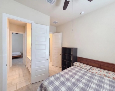 5612 Fresno Ave - Photo Thumbnail 12