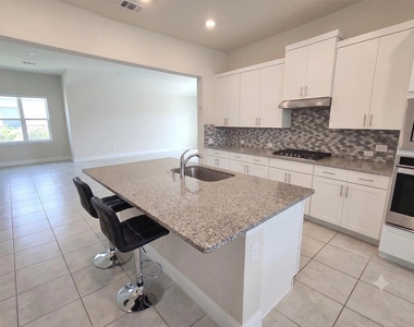 5612 Fresno Ave - Photo Thumbnail 5