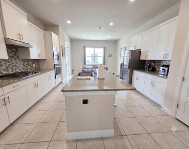 5612 Fresno Ave - Photo Thumbnail 4