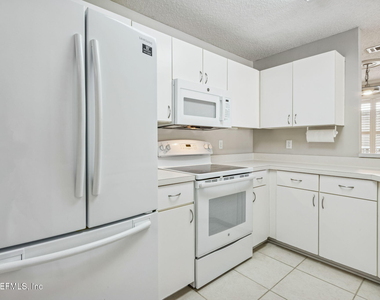 800 Ironwood Drive - Photo Thumbnail 11
