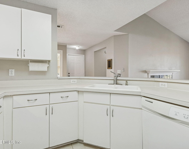 800 Ironwood Drive - Photo Thumbnail 12