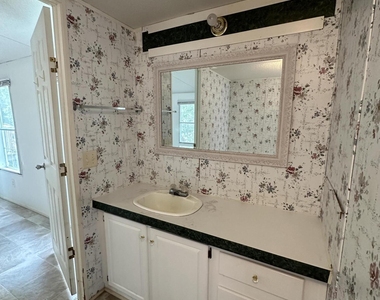 6343 Beloit Avenue - Photo Thumbnail 10