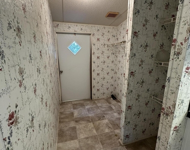 6343 Beloit Avenue - Photo Thumbnail 7