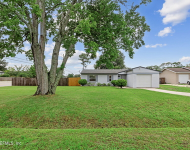7600 Pheasant Run Drive - Photo Thumbnail 2