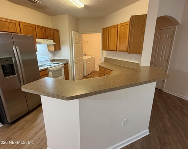 785 Oakleaf Plantation Parkway - Photo Thumbnail 9