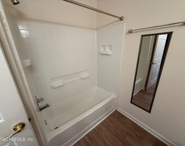785 Oakleaf Plantation Parkway - Photo Thumbnail 31