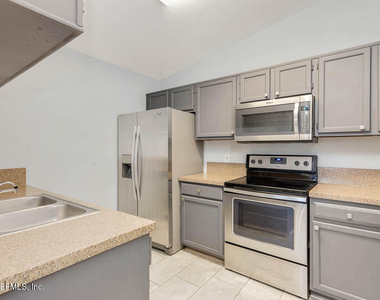 3811 Autumn Leaf Court - Photo Thumbnail 6
