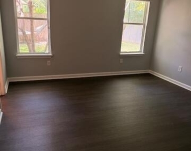 3811 Autumn Leaf Court - Photo Thumbnail 9