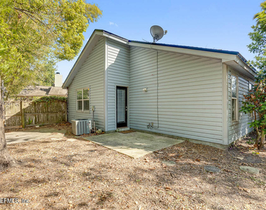 3811 Autumn Leaf Court - Photo Thumbnail 17