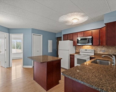 708 N Briar Hill Lane - Photo Thumbnail 3