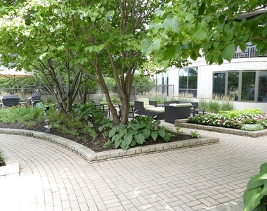 400 N Lasalle Drive - Photo Thumbnail 34