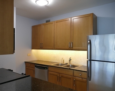 400 N Lasalle Drive - Photo Thumbnail 12