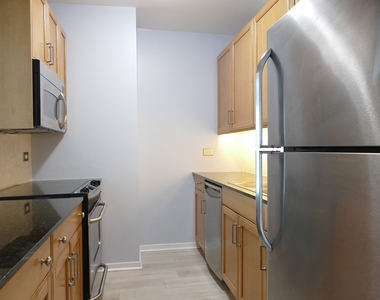 400 N Lasalle Drive - Photo Thumbnail 10