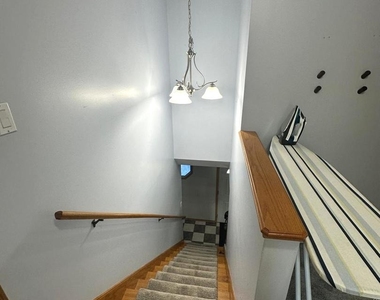 7005 Manchester Drive - Photo Thumbnail 9