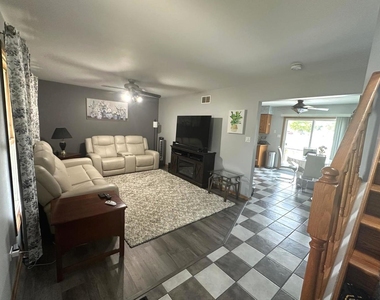 7005 Manchester Drive - Photo Thumbnail 2