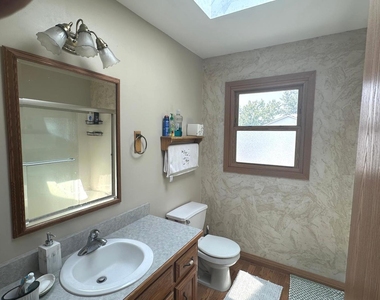 7005 Manchester Drive - Photo Thumbnail 12