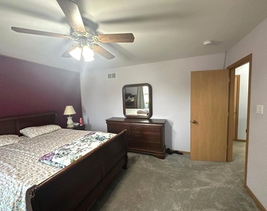 7005 Manchester Drive - Photo Thumbnail 14