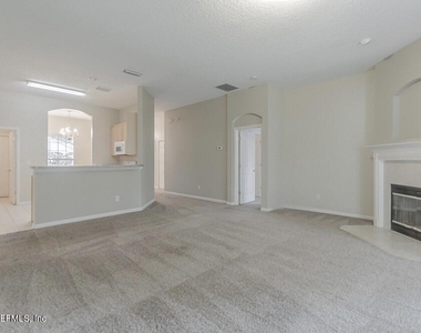 684 Sid Drive - Photo Thumbnail 3