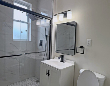 1141 S Saint Louis Avenue - Photo Thumbnail 8