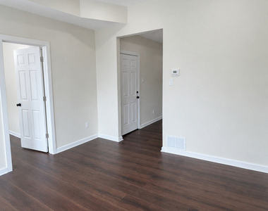 1141 S Saint Louis Avenue - Photo Thumbnail 18