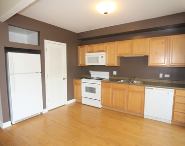 5208 N Sawyer Avenue - Photo Thumbnail 1