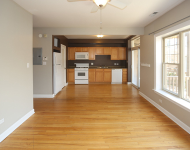 5208 N Sawyer Avenue - Photo Thumbnail 7