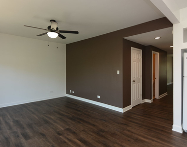 5208 N Sawyer Avenue - Photo Thumbnail 5