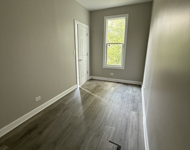 49 E 102nd Place - Photo Thumbnail 3