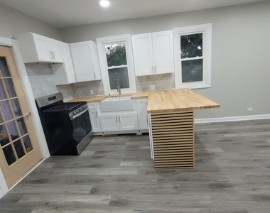 49 E 102nd Place - Photo Thumbnail 1