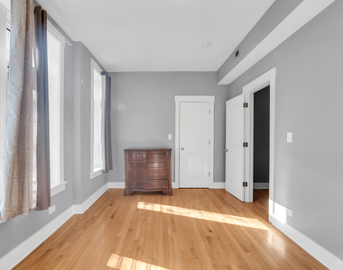 3208 W Wabansia Avenue - Photo Thumbnail 5