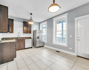 3208 W Wabansia Avenue - Photo Thumbnail 8