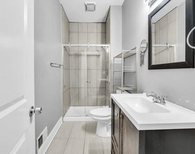 3208 W Wabansia Avenue - Photo Thumbnail 4