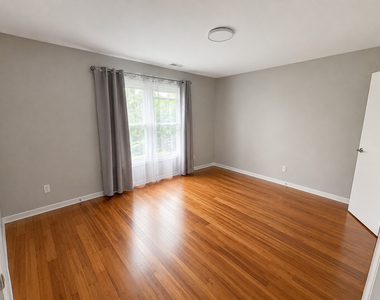 5366 Sequoia Court - Photo Thumbnail 11