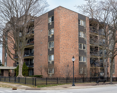 1 N Chestnut Avenue - Photo Thumbnail 1