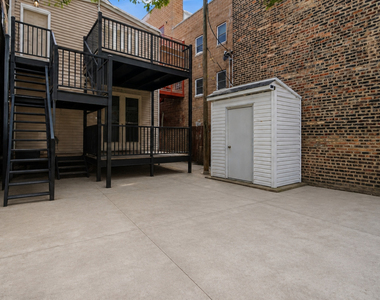 2452 W Arthington Street - Photo Thumbnail 9