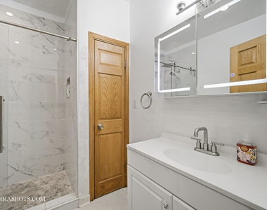 2452 W Arthington Street - Photo Thumbnail 5