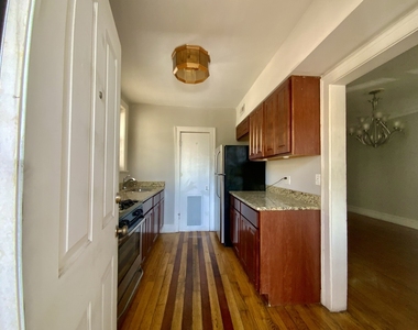 5511 W Diversey Avenue - Photo Thumbnail 10