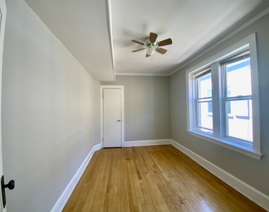 5511 W Diversey Avenue - Photo Thumbnail 13