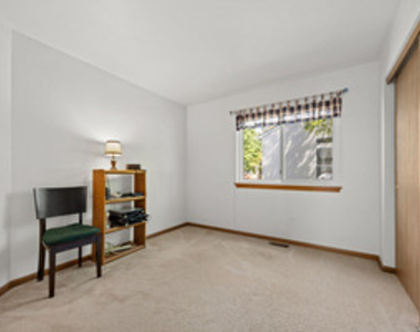 205 Woodlet Lane - Photo Thumbnail 10