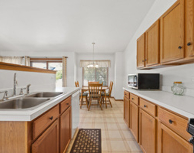 205 Woodlet Lane - Photo Thumbnail 5