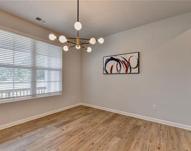 3828 Amicus Drive - Photo Thumbnail 5