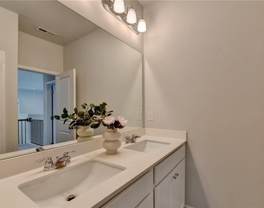 3828 Amicus Drive - Photo Thumbnail 37