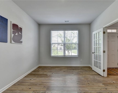 3828 Amicus Drive - Photo Thumbnail 3